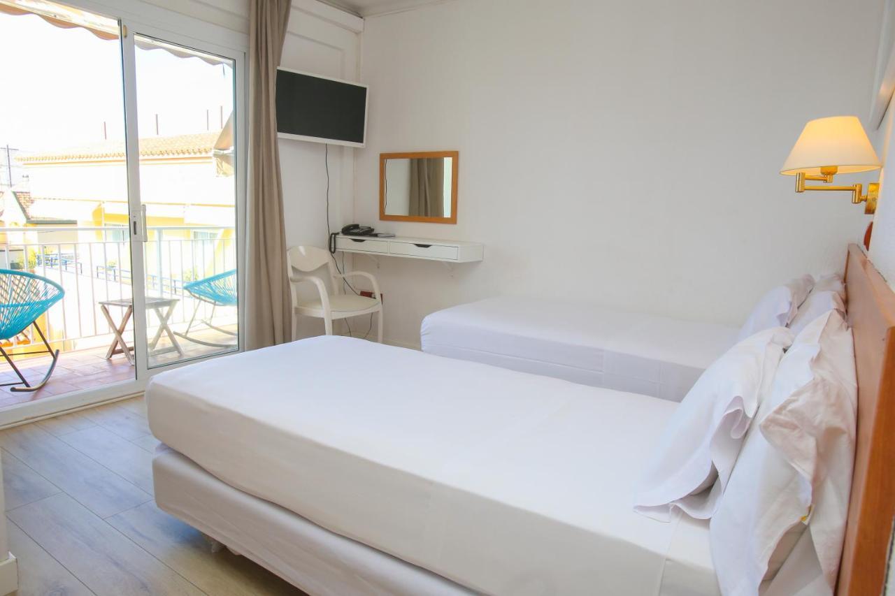 Solvi Hotel - Adults Only Виланова-и-ла-Желтру Экстерьер фото