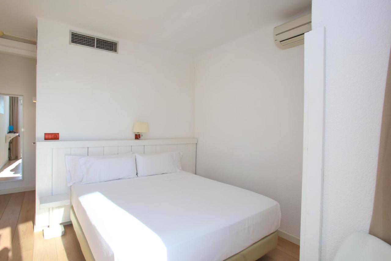 Solvi Hotel - Adults Only Виланова-и-ла-Желтру Экстерьер фото