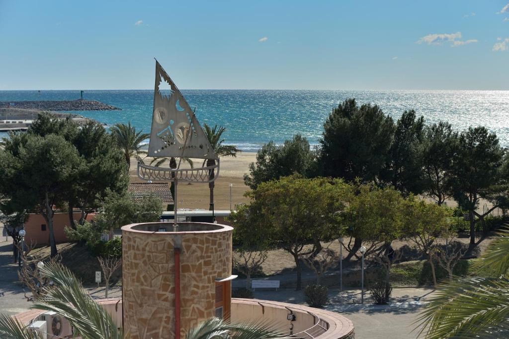 Solvi Hotel - Adults Only Виланова-и-ла-Желтру Экстерьер фото