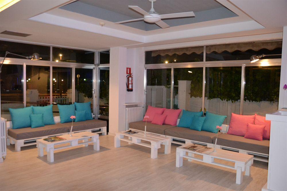 Solvi Hotel - Adults Only Виланова-и-ла-Желтру Экстерьер фото